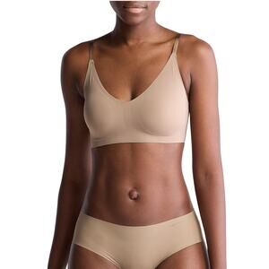 Calvin Klein Sz M Cafe Invisibles Comfort Lightly Lined Triangle Bralette Q6-2